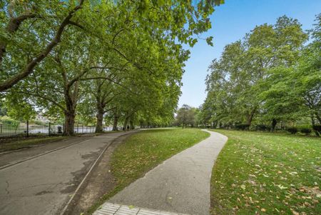 Down Hall Road, Kingston Upon Thames KT2 - Photo 3