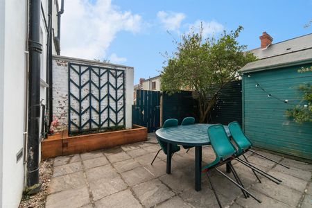 25 Bloomfield Gardens, - Photo 4