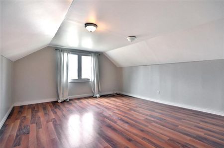 For Lease - 202 Millen Road, Hamilton, Ontario - Photo 2