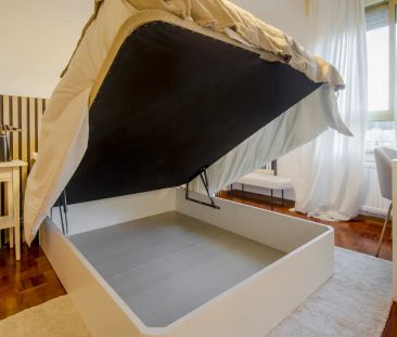 Room in a shared 7-bedroom apartment for rent in Quintana - Photo 5