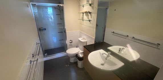 East Perth - Photo 2