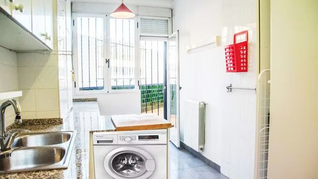 Calle Castellón, Valencia, Valencian Community 46004 - Photo 1