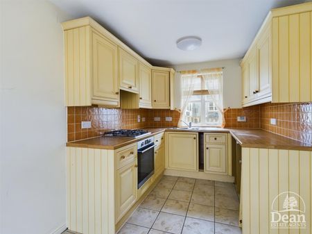 Listers Place, Cinderford - Photo 3