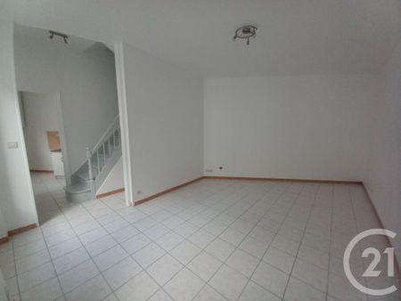 Location Maison 3 pièces 75m² CHERBOURG-EN-COTENTIN 50100 - Photo 2