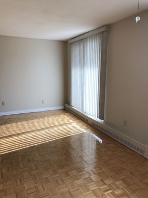 125 Wellington Street, Barrie - Photo 1