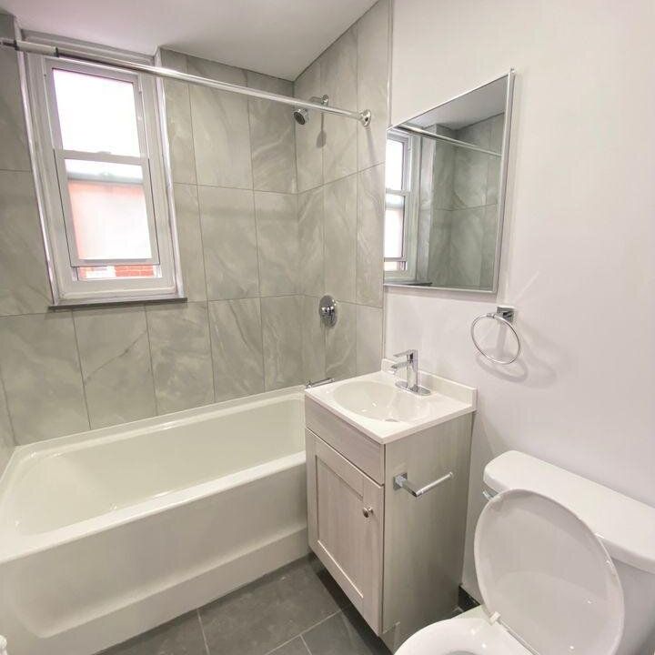 5825-21 - 5821 CHEMIN COTE ST LUC, Montréal - Photo 1