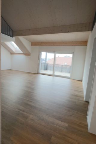 New construction – Spacious, bright 4.5-room duplex penthouse apartment in Kerzers - Foto 5