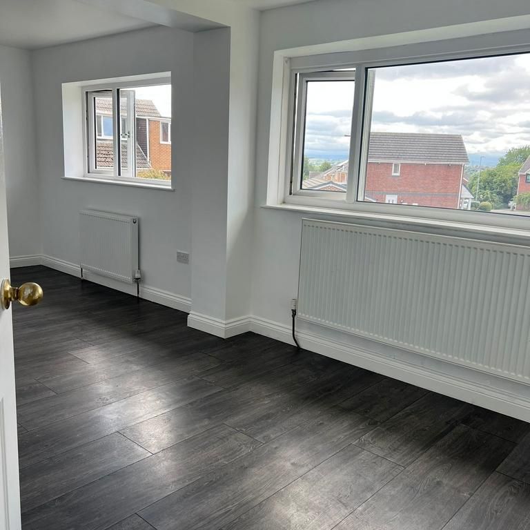 4 bedroom semi-detached house to rent - Photo 1