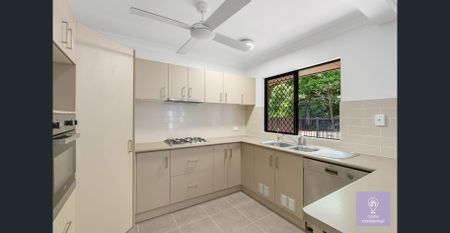 Spacious Family Home with Pool - Photo 5