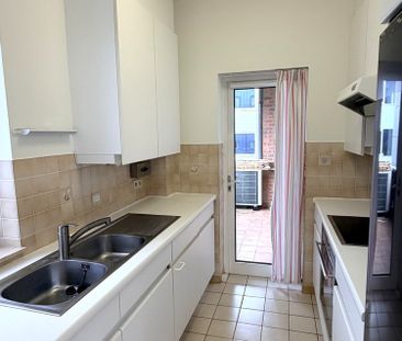 Ruim en lichtrijk appartement (ca. 100m2) met autostaanplaats centr... - Foto 3