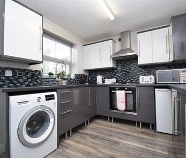 Shaw Rise, Normanton - Photo 3
