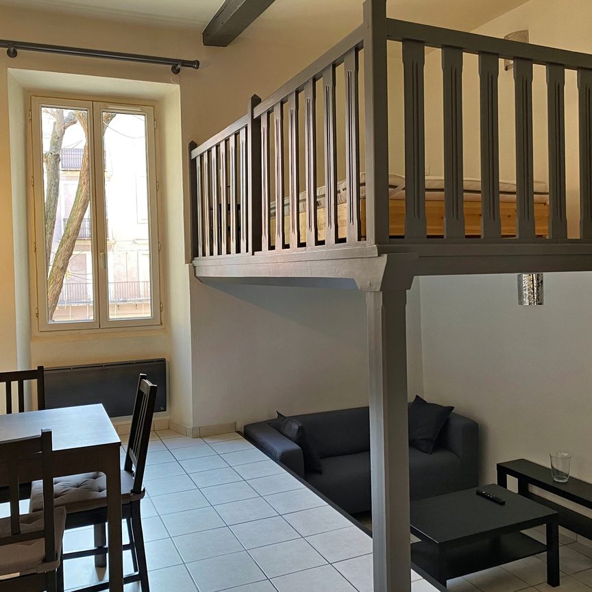 F2 MEUBLE 1ER ETAGE CENTRE VILLE ORANGE, - Photo 1