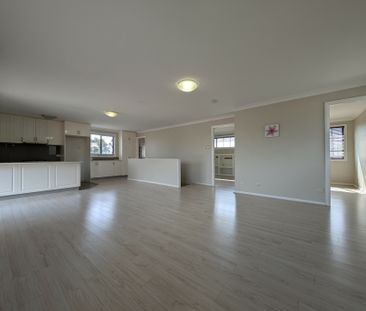 Two bedrooms split-level house - Photo 3