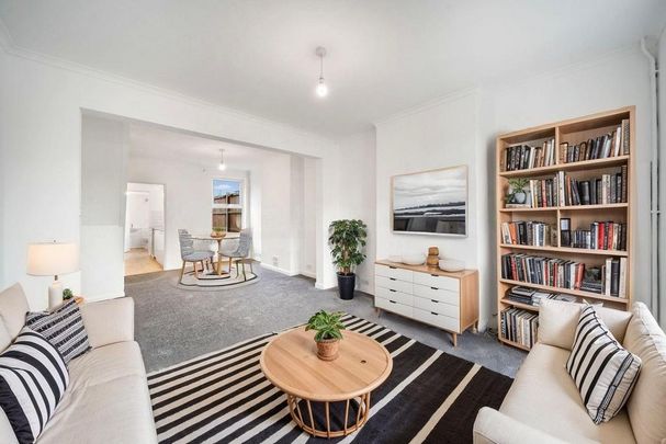 2 bedroom end of terrace house to rent - Photo 1