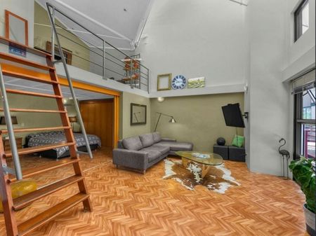 Inconic Riverfront Woolstore Living! - Photo 5