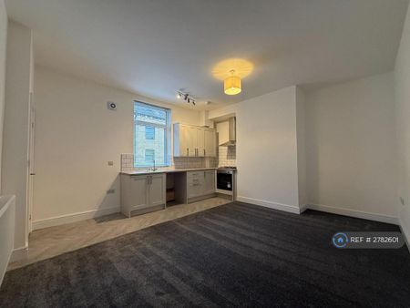 2 bedroom end of terrace house to rent - Photo 5