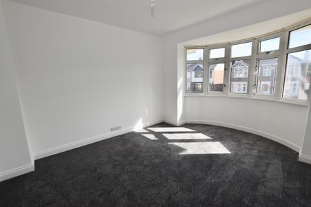 Wyken Croft, Coventry - Refurbished Traditional Mid Terrace - Photo 2