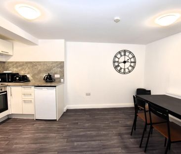 1 bedroom Flat To Let - Photo 6