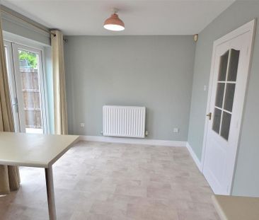 3 bedroom end of terrace house to rent - Photo 3