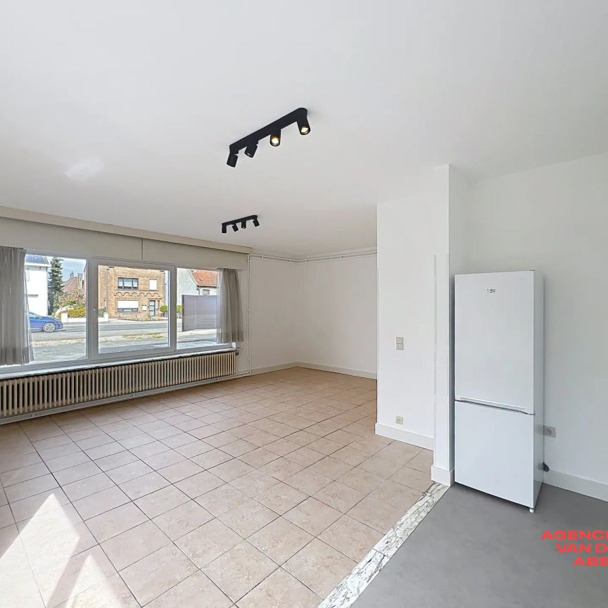 Gelijkvloers appartement met 2 slaapkamers nabij het centrum - Foto 1