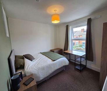 Stylish Home from Home House Share Room 1 (Rear) - Photo 5