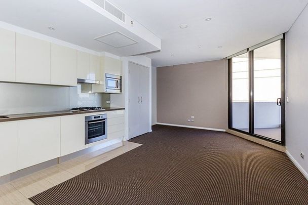 901/20 Gadigal Avenue, Zetland - Photo 1