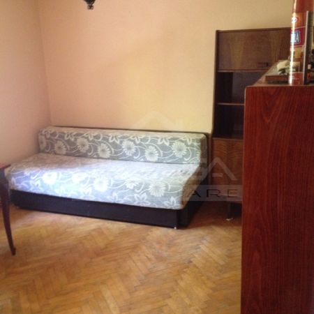 Apartament cu 3 camere in zona Alexandru Cel Bun - Fotografie 4