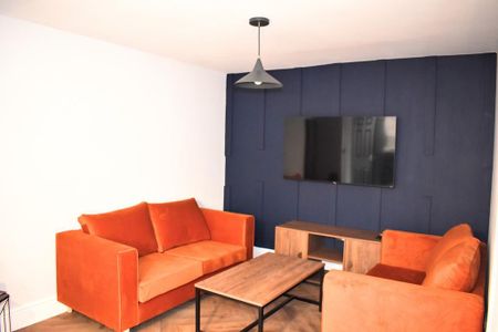 5 bedroom semi-detached house to rent - Photo 2