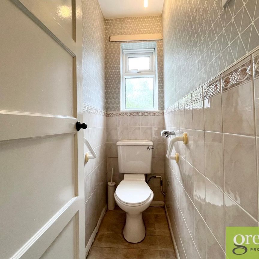 Oldwood Road, Wythenshawe, Manchester, M23 - Photo 1