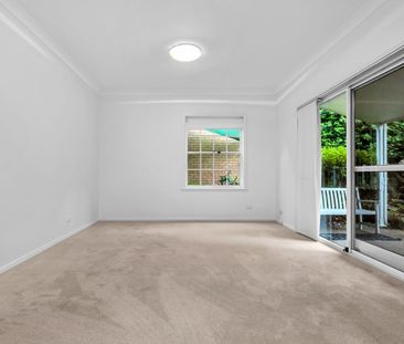 Spacious and beautifully presented villa surrounded by lovely garde... - Photo 6