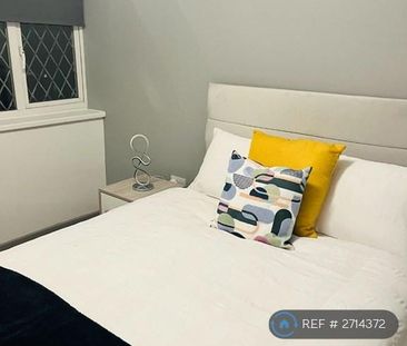 1 bedroom in a house share to rent - Photo 3