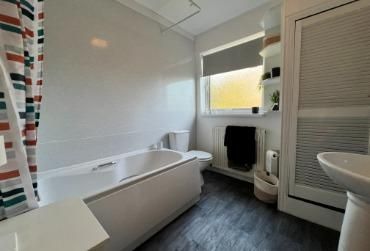 3 bedroom terraced house to rent - Photo 4