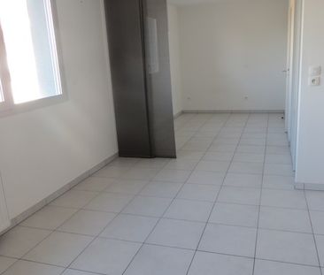 Location Appartement 1 pièce 35m² - Photo 6