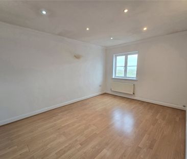 2 bedroom property to rent Martinique Way, Sovereign Harbour South,... - Photo 2