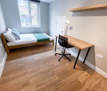 8 bedroom flat to rent - Photo 3