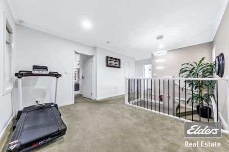 “Beautiful double storey opposite the Wyndham Village shopping centre !” - Photo 5