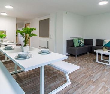 1 bedroom in a flat share to rent - Photo 3