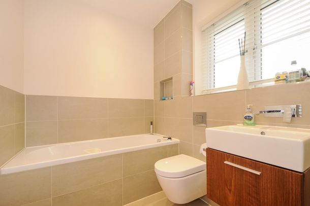 5 bedroom detached house to rent - Photo 1