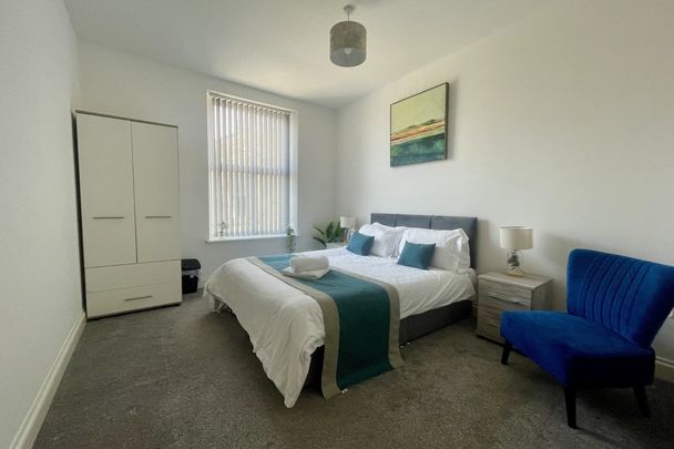 Southgate, ELLAND - Photo 1