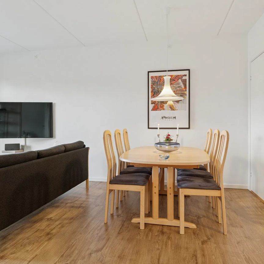 Moderne lejlighed med rummelig terrasse i Nørresundby - Photo 1