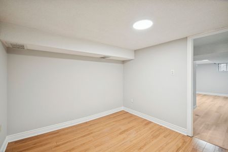 For Lease - 211 Maplehurst Avenue, Toronto, Ontario - Photo 5