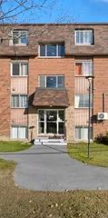 1 room apartment of 52m² in Gatineau - Photo 1