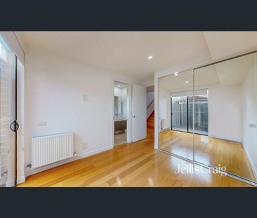 Stylish, Light-Filled Richmond Home in Prime Location - Photo 4