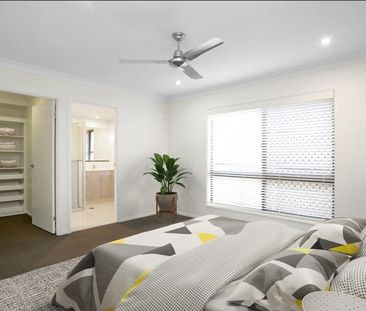 Charming Family Home in Beaconsfield - Photo 5