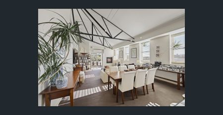 Modern Central Apartment - Photo 2