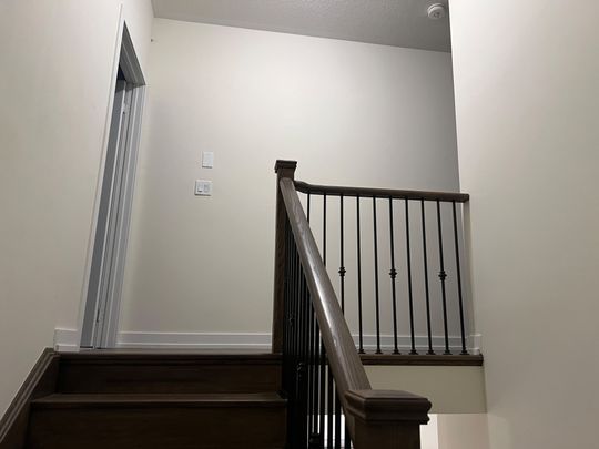 For Lease - 2103 Hallandale Street, Oshawa, Ontario - Photo 1