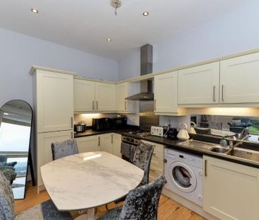 35 Lagmore View Road, Dunmurry, Belfast, BT17 0FR - Photo 2