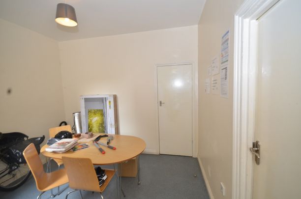 Bedsit, Laleham Road, SE6 - Photo 1