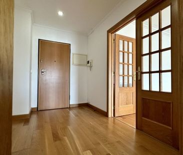 3 bedroom luxury Apartment for rent in Avenida Columbano Bordalo Pi... - Photo 1