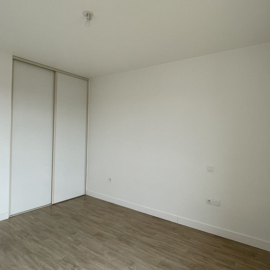 Location Appartement 3 pièces 70m² LA ROCHE SUR YON 85000 - Photo 1